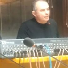 image-267182 kozan.gr: Σοβαρά “καρφιά” Γ. Αδαμίδη για ΔΑΚΕ: “Τ’ ότι δεν είχε καλή συμμετοχή στις τελευταίες απεργιακές κινητοποιήσεις είχε ονοματεπώνυμο. Και τ’ ονοματεπώνυμο ήταν ΔΑΚΕ. Έβγαινε ο Λευτέρης Αδάμ κι έλεγε το νομοσχέδιο για την ΔΕΗ έχει θετικά. Είναι τελείως άσχετοι γιατί αν τους πεις “αύριο” στο Συμβούλιο πείτε μας ποια είναι τα θετικά (δεν θα ξέρουν). Aς μας τα πουν” (Βίντεο)