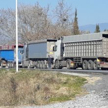 image-268249 kozan.gr: Ώρα 13.00: Έλεγχοι της Τροχαίας Κοζάνης και από τις δύο πλευρές της Υψηλής Γέφυρας των Σερβίων – Διέλευση ενός φορτηγού κάθε φορά (Βίντεο & Φωτογραφίες)