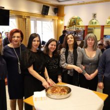 image-268964 kozan.gr: Φίλοι και μέλη του Συλλόγου Καρκινοπαθών Κοζάνης, έκοψαν, το μεσημέρι της Κυριακής 19 Ιανουαρίου, την πίτα τους (Βίντεο & 20 Φωτογραφίες)