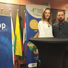image-269242 Νέος «διεθνής» οίκος καλλυντικών με έδρα Κοζάνη – Δυο αδέρφια από την Ξηρολίμνη με 300 στρέμματα καλλιεργούν βιολογικά αρωματικά βότανα της χώρας