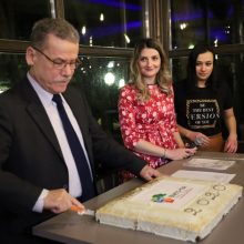 image-271436 kozan.gr: Την Πρωτοχρονιάτικη πίτα της έκοψε η δημοτική παράταξη «Ενότητα» του Λ. Μαλούτα (55 Φωτογραφίες & Βίντεο 5′ σε HD ποιότητα)
