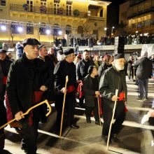 image-278009 kozan.gr: Η εμφάνιση του Φανού Μπουγδανάθκα το βράδυ του Σαββάτου 22/2 στην κεντρική πλατεία Κοζάνης (36 Φωτογραφίες & Βίντεο 11′ σε HD ποιότητα)