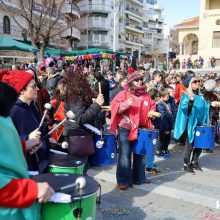 image-278316 kozan.gr: Το σύνολο κρουστών του Δημοτικού Ωδείου Κοζάνης, με την ονομασία «Συνομωσία κρουστών» εμφανίστηκε το μεσημέρι της Κυριακής Μικρής Αποκριάς, 23/2, στη κεντρική πλατεία Κοζάνης (Φωτογραφίες & Βίντεο)