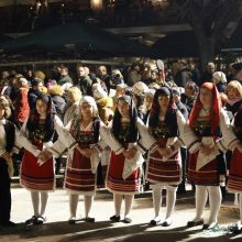 image-278366 kozan.gr: Η εμφάνιση χορευτικών με χορούς από τη Θράκη, το βράδυ της Κυριακής 23/2, στην κεντρική πλατεία Κοζάνης (Φωτογραφίες & Βίντεο 13΄ σε HD ποιότητα)