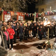 image-278454 kozan.gr: Γεμάτη η πλατεία Γιολδάση στην Κοζάνη, στο άναμμα και γλέντι του Φανού “Παύλος Μέλας” το βράδυ της Κυριακής 23/2 (28 Φωτογραφίες & Βίντεο 7′ σε HD ποιότητα)