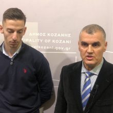 image-278640 kozan.gr: Δηλώσεις του αθλητή ταεκβοντό Α. Τεληκωστόγλου και του προπονητή του Χ. Αλμασίδη, λίγο πριν τη σημερινή τιμητική διάκριση που θα τους απονείμει ο Δήμος Κοζάνης, κατά τη συνεδρίαση του Δημοτικού Συμβουλίου Κοζάνης, ως ελάχιστο δείγμα ευγνωμοσύνης για την προσφορά τους στον αθλητισμό, ως πρεσβευτές της πόλης ανά τον κόσμο (Βίντεο)