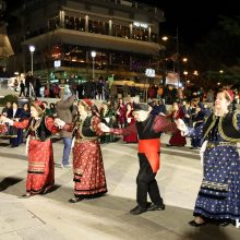 image-278677 kozan.gr: Η παρουσίαση των χορευτικών τμημάτων των ΚΑΠΗ Κοζάνης, Σιάτιστας & Σερβίων, το απόγευμα της Δευτέρας 24/2, στην κεντρική πλατεία Κοζάνης (Bίντεο 8′ σε HD ποιότητα & 30 Φωτογραφίες)