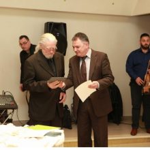 image-279298 Την Κυριακή 23/02/2020 πραγματοποιήθηκε ο ετήσιος χορός του Συλλόγου Γρεβενιωτών Κοζάνης, στον οποίο βραβεύτηκε ο κύριος Αγαμέμνων Δ. Πιτένης