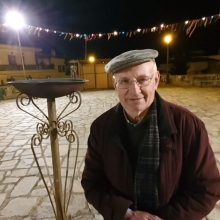 image-279815 Kozan.gr: Ώρα 20.30: Ο Πρόεδρος του Φανού της Σκ’ρκας Λ. Κουζιάκης μιλά στο kozan.gr, από την άδεια πλατεία της Σκ’ρκας, για την απόφαση να μην ανάψει ο Φανός μετά την ΚΥΑ για την ακύρωση κι επισήμως όλων των αποκριάτικων εκδηλώσεων σ’ όλη τη χώρα (Βίντεο)