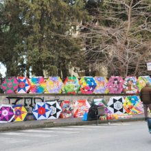 image-280446 Kozan.gr: Κοζάνη: Οι φωτογραφίες της ημέρας με διάφορα σημεία πώλησης χαρταετών από πλανόδιους
