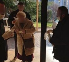 image-281829 Με μάσκες εφοδιάζονται οι πολίτες που επισκέπτονται τις υπηρεσίες της Π.Ε. Κοζάνης