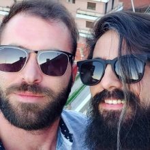 image-282952 Καστοριανοί βρήκαν τρόπο να μεταδώσουν αισιοδοξία – Παίζουν μουσική στο μπαλκόνι (Βίντεο)