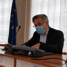 image-284407 kozan.gr: Χ. Ζευκλής στη σύσκεψη με τους εκπροσώπους του ΕΟΔΥ στην Σιάτιστα: “Εμείς θέλουμε, μόνιμα, κλιμάκιο του ΕΟΔΥ εδώ. Να δείτε πράγματα που συμβαίνουν για πρώτη φορά στην χώρα μας. Γιατί αντιληφθήκαμε ότι υπάρχουν πάρα πολλά κενά στο μηχανισμό αυτό. Και κενά επικοινωνίας και κενά λήψης αποφάσεων. Πρέπει να υπάρξει ένα κλιμάκιο, δεν ξέρω πόσων ανθρώπων, για να έχει εικόνα και να μεταφέρει σωστά τα πράγματα κεντρικά και να παίρνει σωστές αποφάσεις” (Bίντεο)