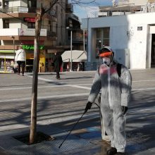 image-285929 kozan.gr: Ξεκίνησαν απολυμάνσεις – με ψεκασμούς – στην κεντρική πλατεία Κοζάνης και θα συνεχιστούν – επεκταθούν και σε δρόμους της πόλης (Φωτογραφίες)