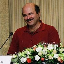 image-288398 Π. Κουκουλόπουλος για Γ. Καραχισαρίδη: “Η καλύτερη τιμή στη μνήμη του δεν ειναι άλλη απο το κράτημα της άνοιξης στα θεατρικά δρώμενα του τόπου αφήνοντας όλα τα λουλούδια να ανθίσουν”