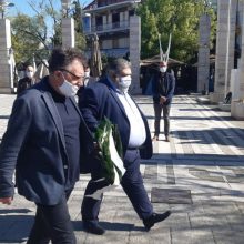 image-289066 kozan.gr: Πτολεμαίδα: Τηρώντας τα μέτρα ασφαλείας, τίμησαν, το πρωί της Παρασκευής 1/5, την Εργατική Πρωτομαγιά (Βίντεο & Φωτογραφίες)
