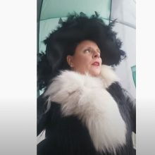 image-289253 Η Κοζανίτισσα εισοδηματίας περιμένει να σφυρίξει η λήξη της καραντίνας – Κείμενο Δώρα Σιαλβέρα (Βίντεο)