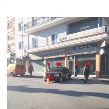 image-289429 kozan.gr: Κοζάνη: Πλαγιομετωπική σύγκρουση δύο οχημάτων στην Πλατεία Συντάγματος, ευτυχώς, μόνο, με υλικές ζημιές (Φωτογραφίες)