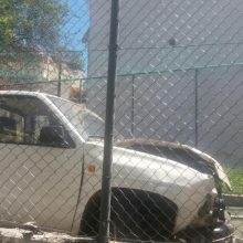 image-290740 kozan.gr: Κοζάνη: Οδηγός αγροτικού αυτοκινήτου έχασε τον έλεγχό του κι “εισήλθε” σε γηπεδάκι 5×5 επί της οδού Αργυροκάστρου (κάτω από το νοσοκομείο) – Ευτυχώς δε ήταν παιδάκια μέσα εκείνη την ώρα (Φωτογραφίες & Bίντεο)