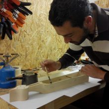 image-291000 Πτολεμαΐδα: O πρώτος ιστότοπος για την κατασκευή Ποντιακής Λύρας