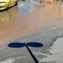 image-293393 kozan.gr: Γέμισε νερά & λασπόνερα τμήμα της οδού Π. Μελά στην Κοζάνη, λόγω διαρροής στο δίκτυο ύδρευσης