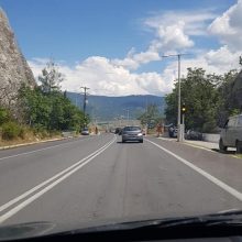 image-294715 kozan.gr: Εξοργισμένοι οι κάτοικοι των Σερβίων και των γύρω περιοχών με την τοποθέτηση φωτεινών σηματοδοτών στην Υψηλή Γέφυρα, μετά από απόφαση της Περιφέρειας Δ. Μακεδονίας (Φωτογραφίες)