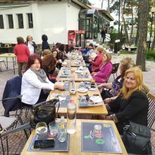 image-294846 kozan.gr: Κοζάνη: Τα μέλη του συλλόγου “Φίλοι της Παράδοσης” συναντηθήκαν στο cafe – bar “Άλσος” στον Αγ. Δημήτριο για να πουν καλό καλοκαίρι και να δώσουν ραντεβού, για τις νέες δράσεις του συλλόγου, από το Σεπτέμβριο