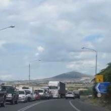 image-294870 Bίντεο με την κυκλοφοριακή κίνηση στην Υψηλή Γέφυρα Σερβίων μετά τη λειτουργία των φωτεινών σηματοδοτών (Βίντεο)