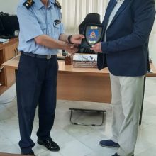 image-294959 Πραγματοποιήθηκε την Παρασκευή 5/6 η τελετή απονομής τιμητικής πλακέτας του απερχόμενου Διοικητή της Περιφερειακής Πυροσβεστικής Διοίκησης Δυτικής Μακεδονίας, Υποστρατήγου ε.α. Ανδρέα Παπαζαχαρία (Βίντεο & Φωτογραφίες)