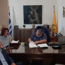 image-295946 Υπογραφή σύμβασης για το έργο: «ΣΥΝΤΗΡΗΣΗ ΚΤΙΡΙΑΚΟΥ ΣΥΓΚΡΟΤΗΜΑΤΟΣ 1ου ΓΥΜΝΑΣΙΟΥ ΠΤΟΛΕΜΑΪΔΑΣ» (Βίντεο)