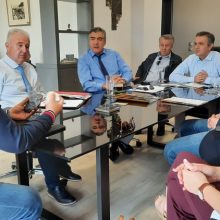 image-296338 Από την Φλώρινα ξεκίνησε το πρόγραμμα επισκέψεων της δεύτερης εβδομάδας στην Περιφέρεια Δυτικής Μακεδονίας ο Κωστής Μουσουρούλης, συνοδευόμενος από τον Περιφερειάρχη Γιώργο Κασαπίδη