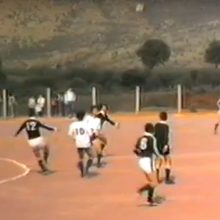image-296377 kozan.gr: Ποδοσφαιρικός αγώνας Πέλκα (Πελεκάνος) – Κτένι (12 Μαΐου 1984), στο πλαίσιο του ερασιτεχνικού πρωταθλήματος της Ε.Π.Σ. Κοζάνης – Όταν τα γήπεδα, ακόμη και στα ερασιτεχνικά πρωταθλήματα, ήταν γεμάτα από κόσμο (Βίντεο)