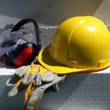 image-297798 Πτολεμαΐδα V: Eργαζόμενος σε εργολάβο έπεσε από ύψος κατά τη διάρκεια εκτέλεσης εργασιών με συνέπεια να υποστεί σοβαρή κάκωση στον αυχένα και νοσηλεύεται στο Μποδοσάκειο ΓΝ Πτολεμαΐδας -H ανακοίνωση για το ατύχημα σύμφωνα με το Συνδικάτο Οικοδομών Ν. Κοζάνης