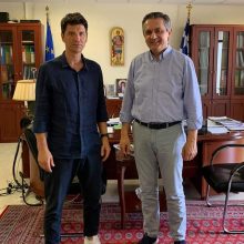image-297801 Συνάντηση με το Σάκη Ρουβά, είχε στη Περιφέρεια Δυτικής Μακεδονίας, ο Περιφερειάρχης Γ. Κασαπίδης (Φωτογραφίες)