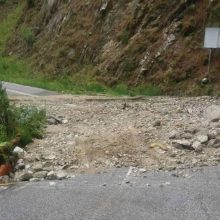 image-298481 Προσωρινή διακοπή κυκλοφορίας της οδού Βελβεντού – Καταφυγίου, από τη διασταύρωση Παλαιογράτσανου έως το Καταφύγι, λόγω καταπτώσεων επί της οδού από τα έντονα καιρικά φαινόμενα των τελευταίων ημερών που έπληξαν την περιοχή