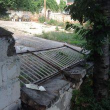 image-298772 kozan.gr: Ανησυχία σε κατοίκους στο Δρυόβουνο Βοΐου μετά την επιδρομή αρκούδας σε τυροκομείο και σπίτι του χωριού – Ξήλωσε κάγκελα και πόρτα από το σπίτι (Φωτογραφίες)