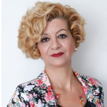 image-298900 Ολυμπία Τσικαρδάνη: «Αφήνω πάντα ανοιχτά τα μάτια της ψυχής μου και παρακολουθώ τη ζωή συνεπαρμένη, έτοιμη κάθε στιγμή να ακολουθήσω τη μουσική της γραφής» (της Δήμητρας Καραγιάννη)