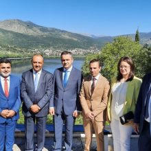 image-300425 Ενημέρωση για τα αναπτυξιακά χρηματοδοτικά προγράμματα από τον Περιφερειάρχη Δυτικής Μακεδονίας Γιώργο Κασαπίδη στην Καστοριά, παρουσία του Υφυπουργού Μακεδονίας Θράκης Θ. Καράογλου