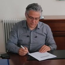 image-302243 Στην υπογραφή τριών συμβάσεων έργων ενεργειακής αναβάθμισης συνολικού αρχικού προϋπολογισμού 1.300.000,00€ περίπου, προχώρησε σήμερα ο Δήμαρχος Βοΐου Χρήστος Ζευκλής