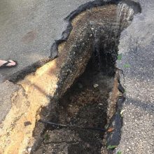 image-302276 kozan.gr:Σέρβια: Η νεροποντή «τίναξε» στον αέρα δρόμο, που είχε αποκαταστήσει, προσωρινά, με χώμα, ο δήμος (Βίντεο)