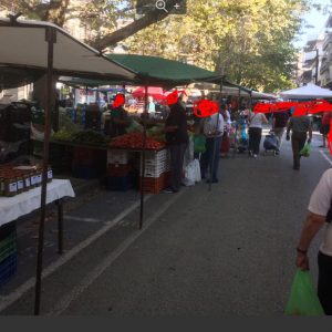 image-303521 kozan.gr: Ανάστατοι οι παραγωγοί της λαϊκής αγοράς της Κοζάνης στο ενδεχόμενο – δεκαήμερο – κλείσιμο της – “Είμαστε 340 εκθέτες και για τρία άτομα κινδυνεύει να κλείσει η λαϊκή αγορά. Κάνουμε έκκληση τώρα, που είμαστε στο 100% της παραγωγής μας, η πολιτεία να δείξει κατανόηση” (Ηχητικό)
