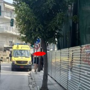image-304623 kozan.gr: Αναίσθητος ηλικιωμένος (81χρονος) στην οδό Γκερτσού στην Κοζάνη – Μεταφέρθηκε με ασθενοφόρο του ΕΚΑΒ στο Μαμάτσειο νοσοκομείο Κοζάνης (Φωτογραφία)