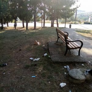 image-306365 Eπιστολή αναγνώστριας του kozan.gr: “Παρακαλώ την καθαριότητα του Δήμου Κοζάνης να μεριμνήσει έστω για τον καθαρισμό του Άλσους στον Ξενία κι ως την εκκλησία” (Φωτογραφίες)