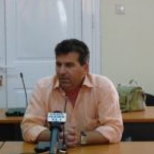 image-307569 Ο Πασχάλης Χαρούμενος (πρώην Aντιπεριφερειάρχης) κατά του Περιφερειάρχη Γ. Κασαπίδη για το πρόβλημα του καταρροϊκού πυρετού: “Δε μπόρεσε να δώσει λύσεις σαν κοινοβουλευτικός, που γνώριζε το πρόβλημα κι αν παρακολουθήσετε τις δηλώσεις του, που είχε να κάνει το 2014 θα βγάλετε μόνοι σας τα συμπεράσματα για το τι έλεγε τώρα και τι κάνει σήμερα. Σ’ όλες τις χώρες το εμβόλιο δίνεται δωρεάν. Είμαστε η μόνη χώρα που δε συμβαίνει αυτό. Ο Περιφερειάρχης θα πρέπει να είναι πρωτεργάτης” (Bίντεο)