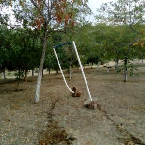 image-307779 Αναρράχη Εορδαίας: Ξήλωσαν το μονόζυγο του Φυσιολατρικού Συλλόγου Αναρράχης που αποτελεί τμήμα της παιδικής χαράς (Φωτογραφία)