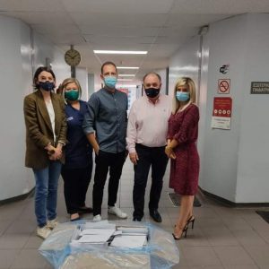 image-308872 Το παράρτημα της Ελληνικής Αντικαρκινικής Εταιρείας Ν. Κοζανης παρέδωσε την Τρίτη 22/09, 1500 μάσκες στην Ογκολογική πτέρυγα του Γ.Ν. Μποδοσακειο Πτολεμαΐδας