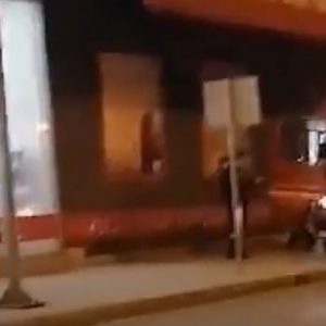 image-309526 kozan.gr: Ώρα 02:10 π.μ.: Καπνοί εντός του πολυκαταστήματος “Κωτσόβολος” στην Κοζάνη – Η πυροσβεστική υπηρεσία στο σημείο (Βίντεο)