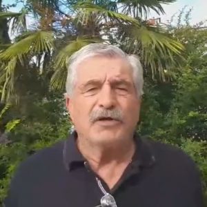 image-309597 kozan.gr: Ο πρώην Δήμαρχος Σερβίων – Βελβεντού Α. Κοσματόπουλος ισχυρίζεται ότι η φιλοξενία των προσφυγόπουλων δεν θα έπρεπε να είναι κεραυνός εν αιθρία, όπως αφέθηκε να εννοηθεί από τη Δημοτική Αρχή Bελβεντού αλλά κάτι αναμενόμενο αφού, όπως λέει, ήταν γνωστό σε όλη την τοπική κοινωνία ότι κάποια στιγμή θα ερχόντουσαν -Κατηγορεί τη Δημοτική Αρχή ότι, στο συγκεκριμένο θέμα, είναι εντελώς απούσα ενώ ο κόσμος δεν είναι μόνο μουδιασμένος, αλλά αγανακτισμένος κι εξοργισμένος – Η αόριστη, με υπονοούμενα, δήλωσή του σε συμφέροντα (Βίντεο)
