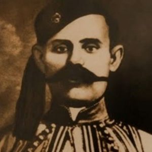image-309634 Καπετάν Κώττας. Σκότωσε τον Τούρκο Νουρή μπέη και τον εισπράκτορα Ταχήρ. Πρωταγωνίστησε στον Μακεδονικό Αγώνα, τον έπιασαν με προδοσία και κλώτσησε μόνος του το υποπόδιο της κρεμάλας…