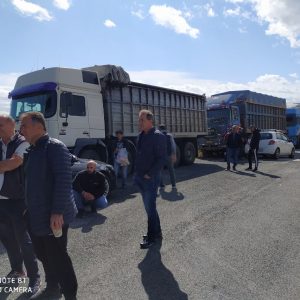 image-310184 Το Περιφερειακό Σωματείο Συνταξιούχων ΔΕΗ ΑΕ Δυτικής Μακεδονίας συντάσσεται με τον αγώνα των ιδιοκτητών φορτηγών
